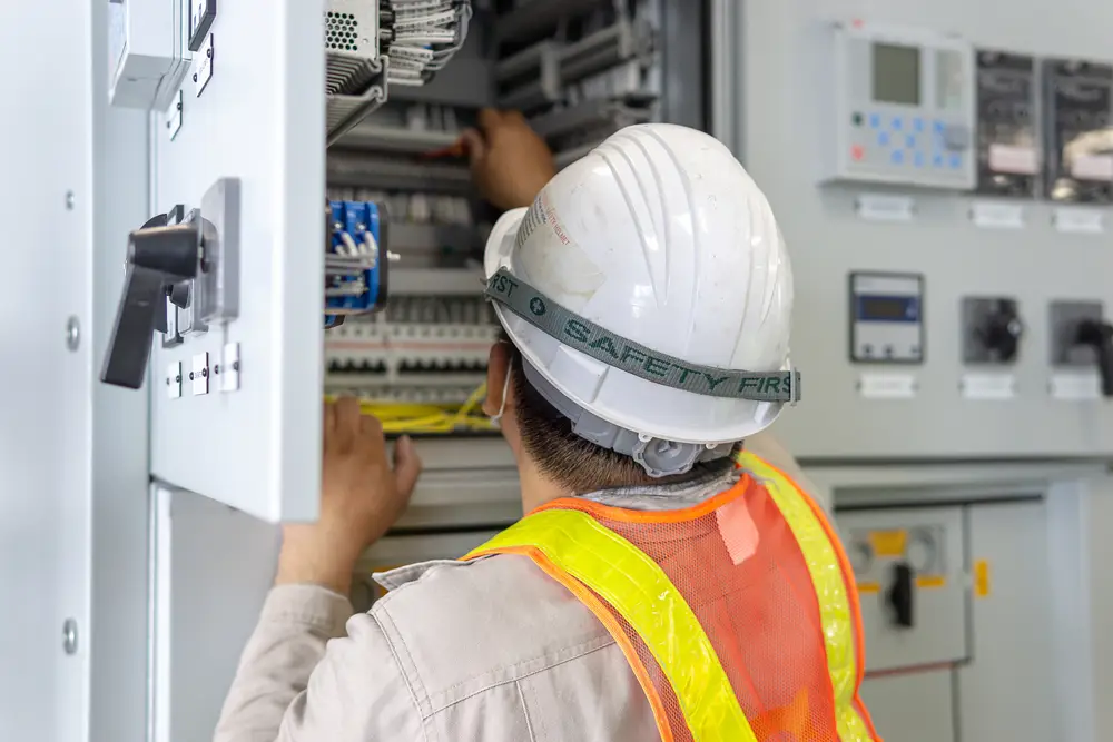 How does Voltage Electrical Contracting skillfully provide energy-efficient solutions?